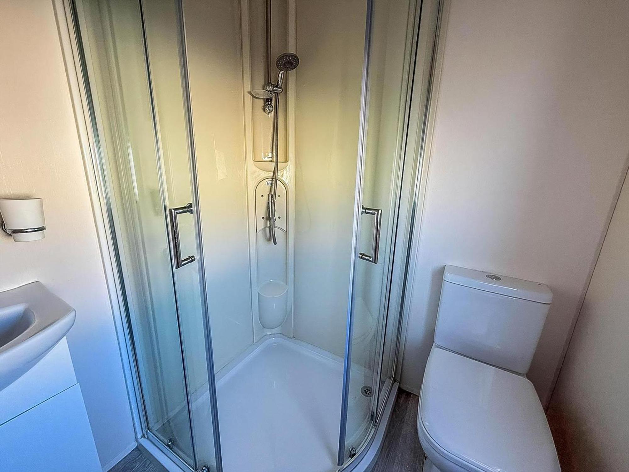 Luxury Lodge At Suffolk Sands Holiday Park Ref 45009Mv Felixstowe Esterno foto
